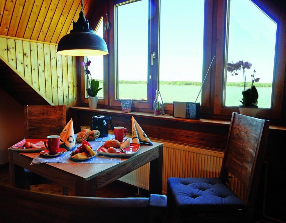 Blick Auf Den Bodden Lejlighed Ribnitz-Damgarten Eksteriør billede